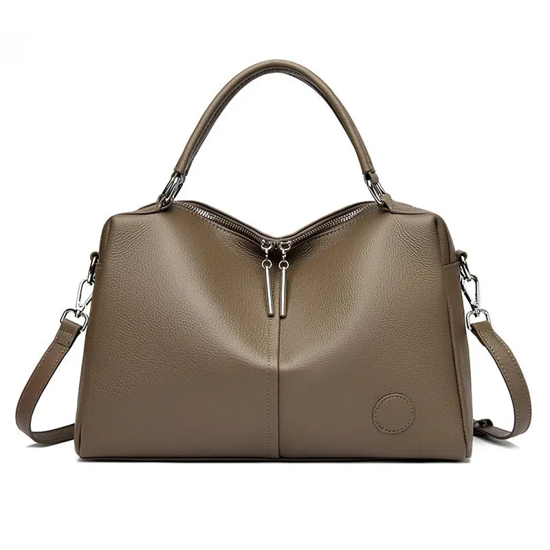 A Spacious And Sophisticated Handbag