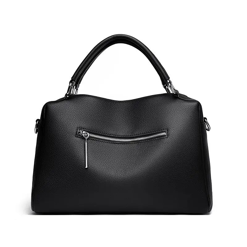A Spacious And Sophisticated Handbag