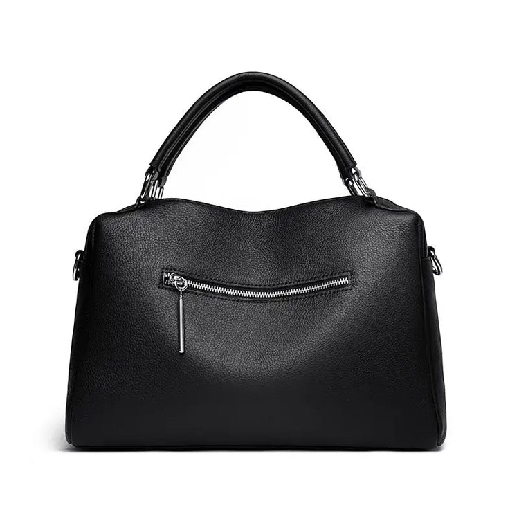 A Spacious And Sophisticated Handbag