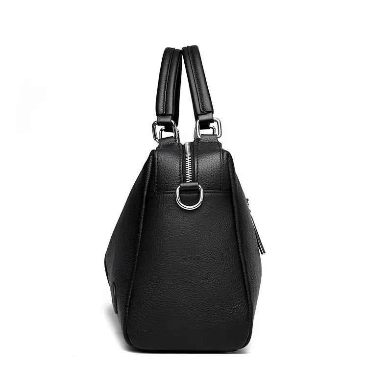 A Spacious And Sophisticated Handbag