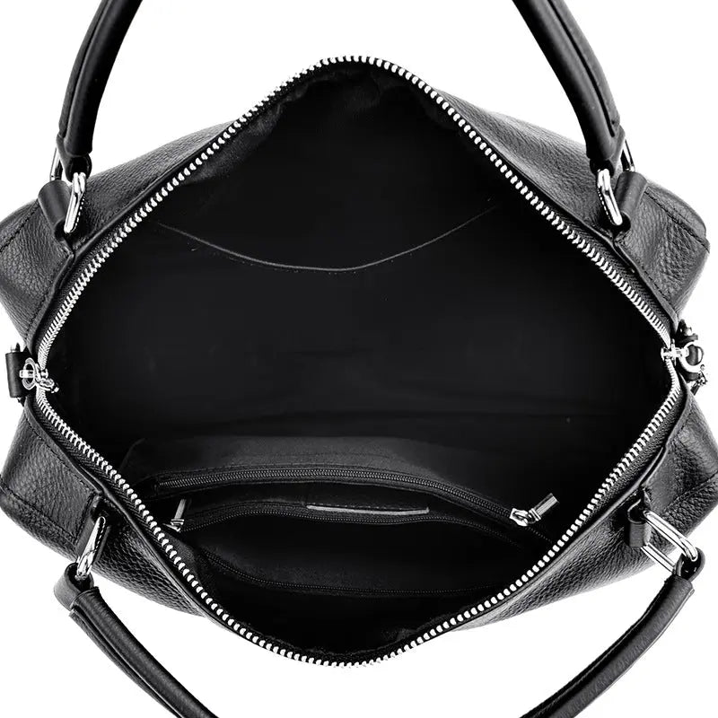 A Spacious And Sophisticated Handbag